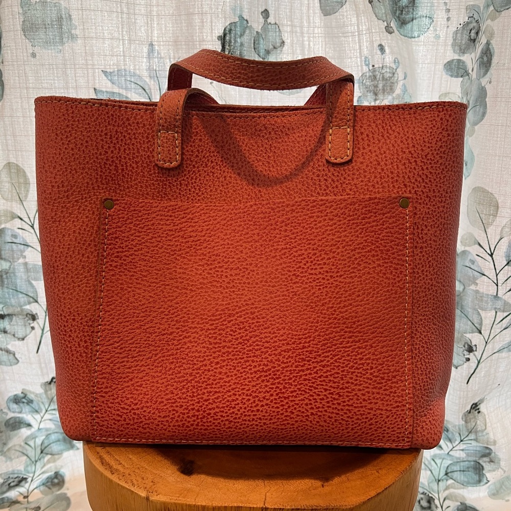 Portland Leather Medium Crossbody Flamingo/bubblegum?